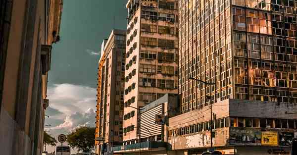 如何快速制作一个朋友圈广告图