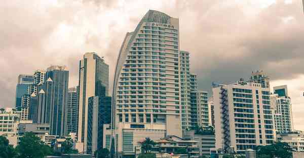 背景图简约干净蓝色的海_背景图简约干净蓝色