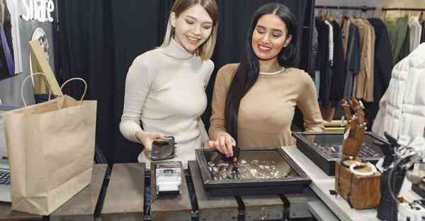 怎么走模特步走秀_怎么走模特步女童